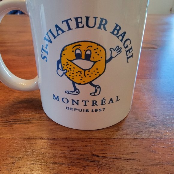 St Viateur key chain + St Viateur Bagel mug, Brand new with bag - Picture 3 of 8